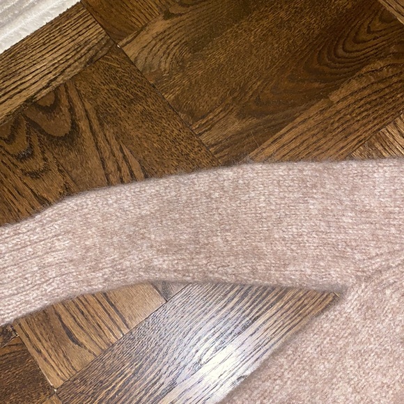 Size medium gently warn jcrew sweater - Picture 4 of 4